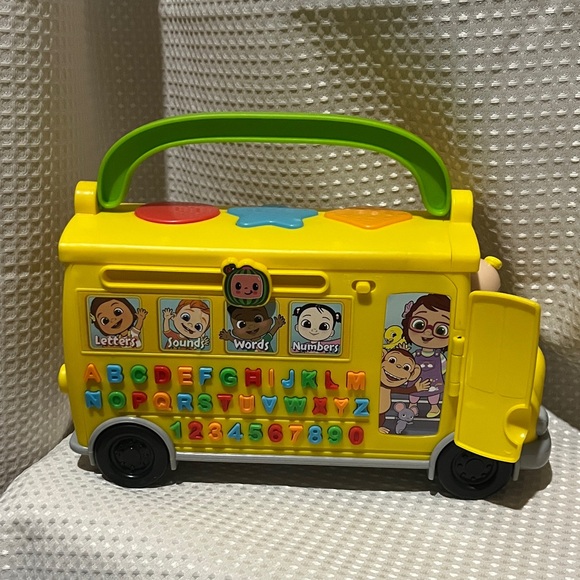 CoComelon Musical Learning Bus - Picture 2 of 5
